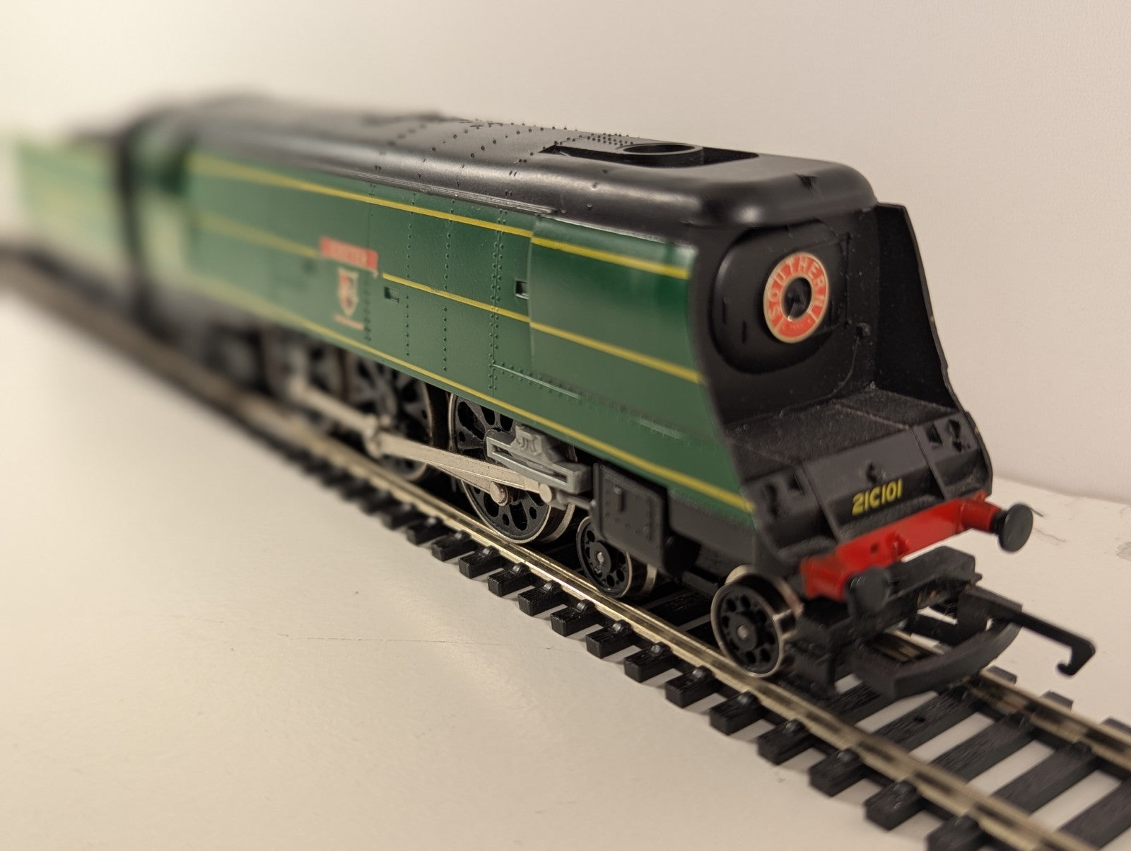 Hornby R320B – West Country Class 4-6-2 ‘Exeter’ 21C101 (SR Green)