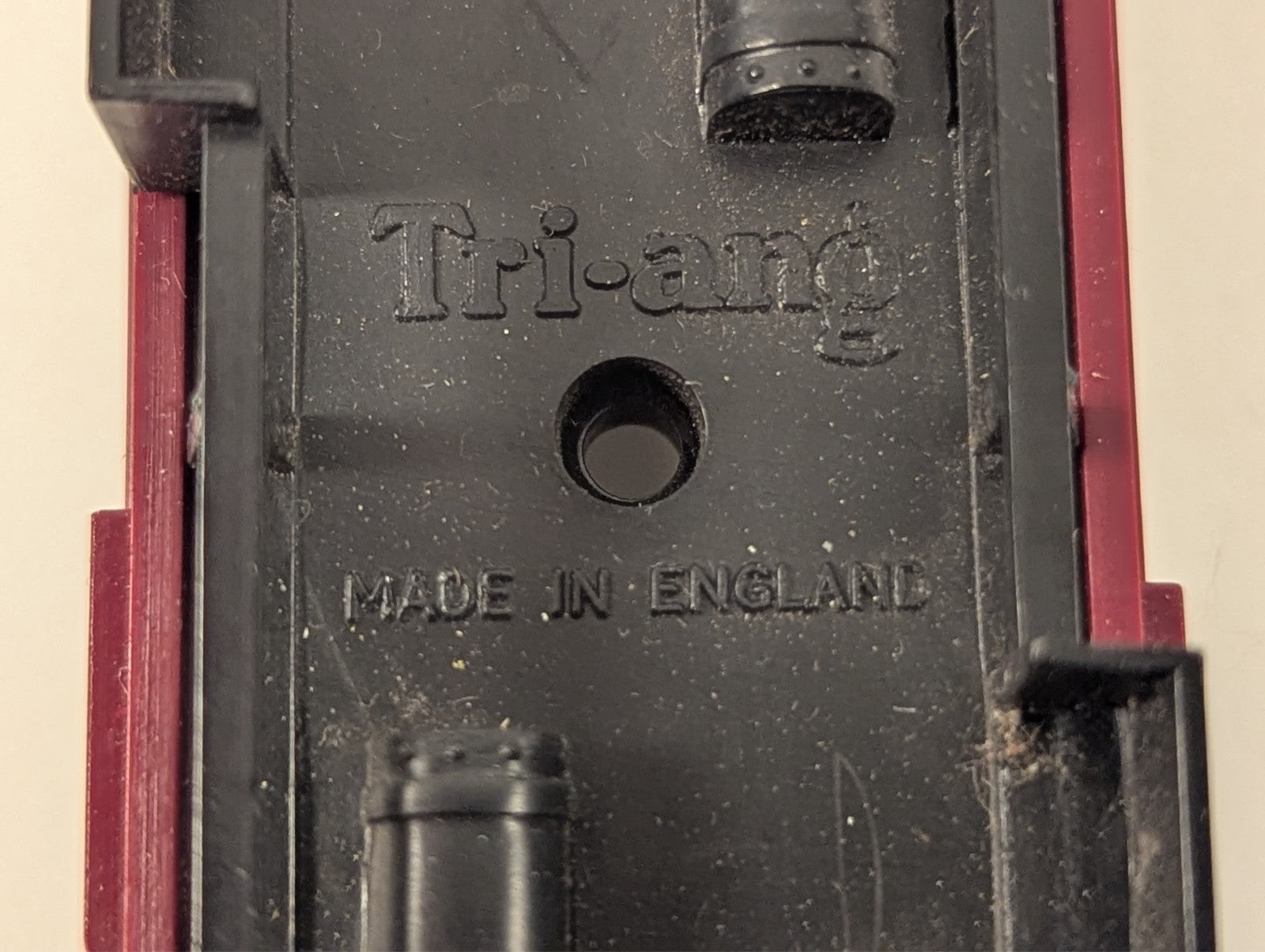 Tri-ang OO Gauge BR Mk1 Blood & Custard Coach