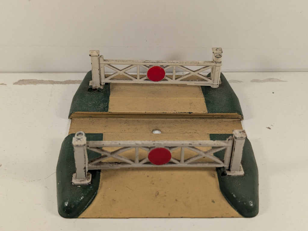 Hornby Dublo OO Gauge Level Crossing