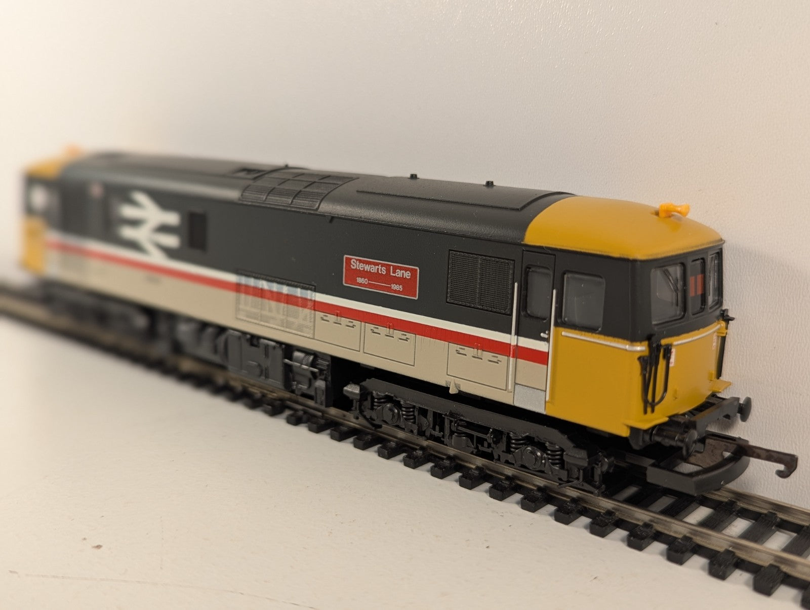 Lima 205191 OO Gauge Class 73 73125 “Stewarts Lane”
