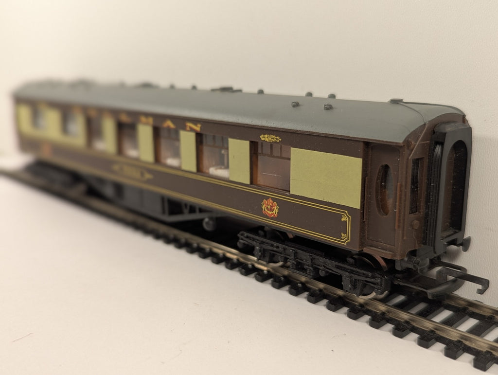 Wrenn OO Gauge Pullman 1st Class Vera Passenger Coach Pullman Umber & Cream