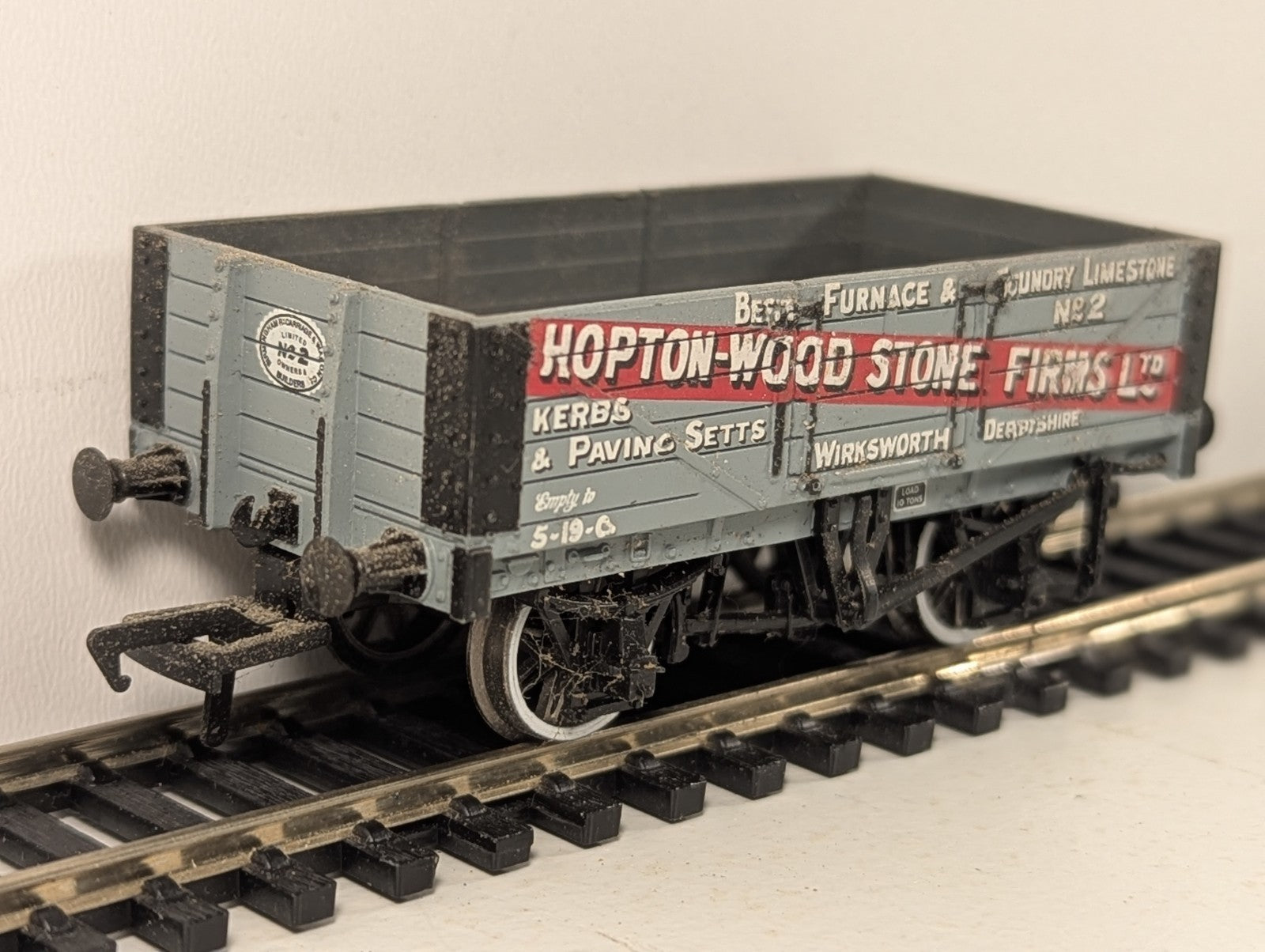 Bachmann OO Gauge 7 Plank Wagon Open Wagon 2 Hopton-Wood Stone Firm