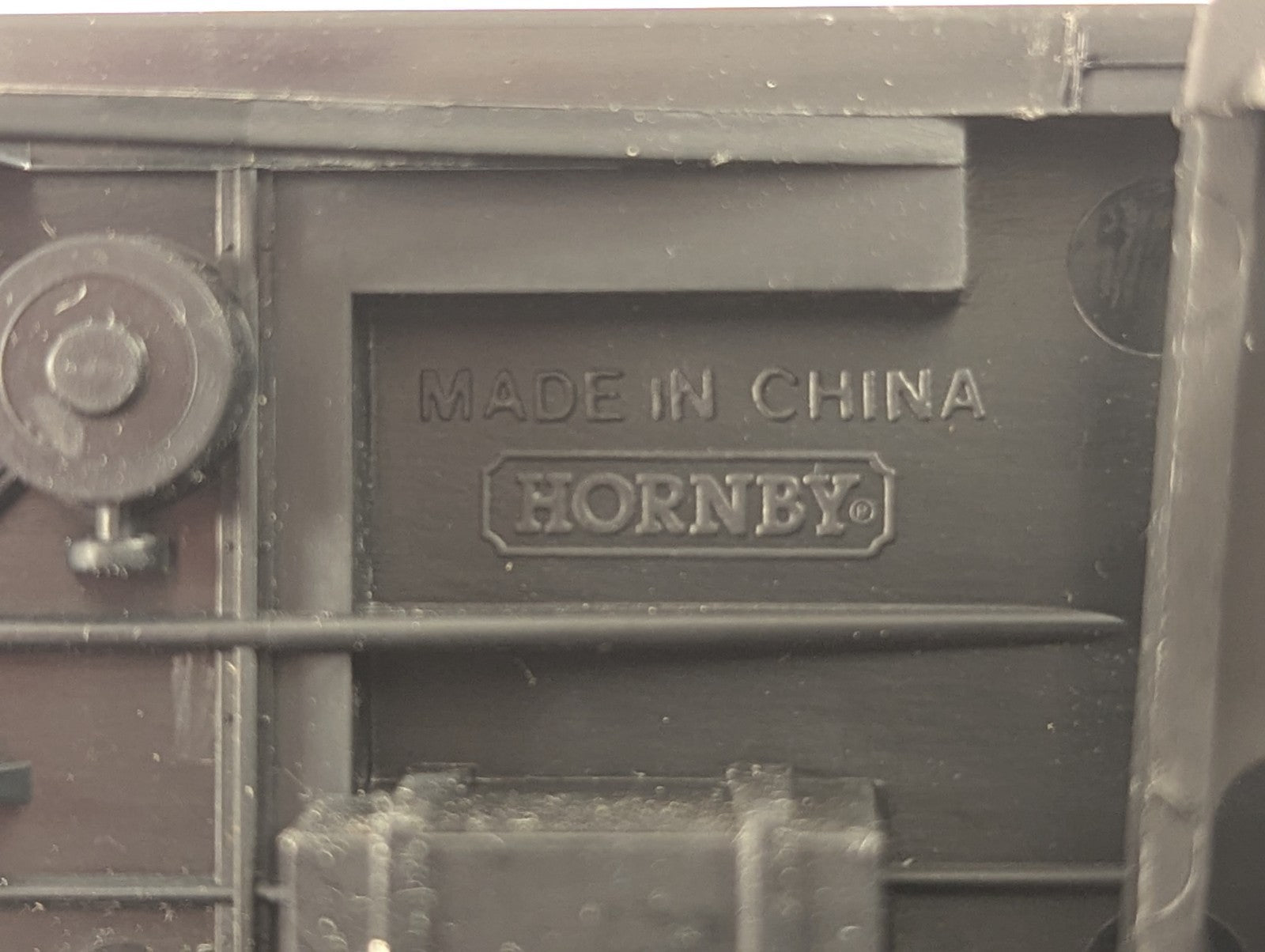 Hornby OO Gauge LNER Teak Composite Coach 22357