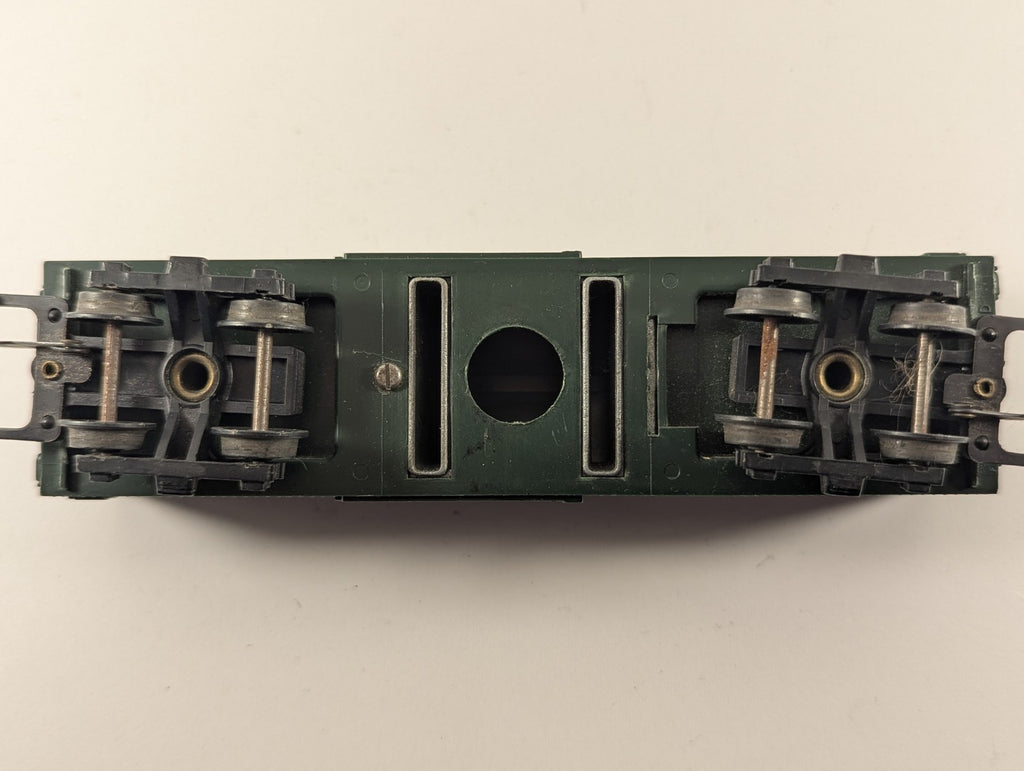 Tri-ang OO Gauge Permanent Way Dept Bogie Tool Van Bogie Van 9372 Green R.126