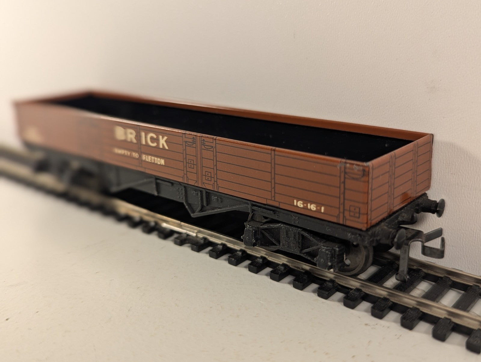 Hornby Dublo OO Gauge Tinplate Brick Wagon E163535