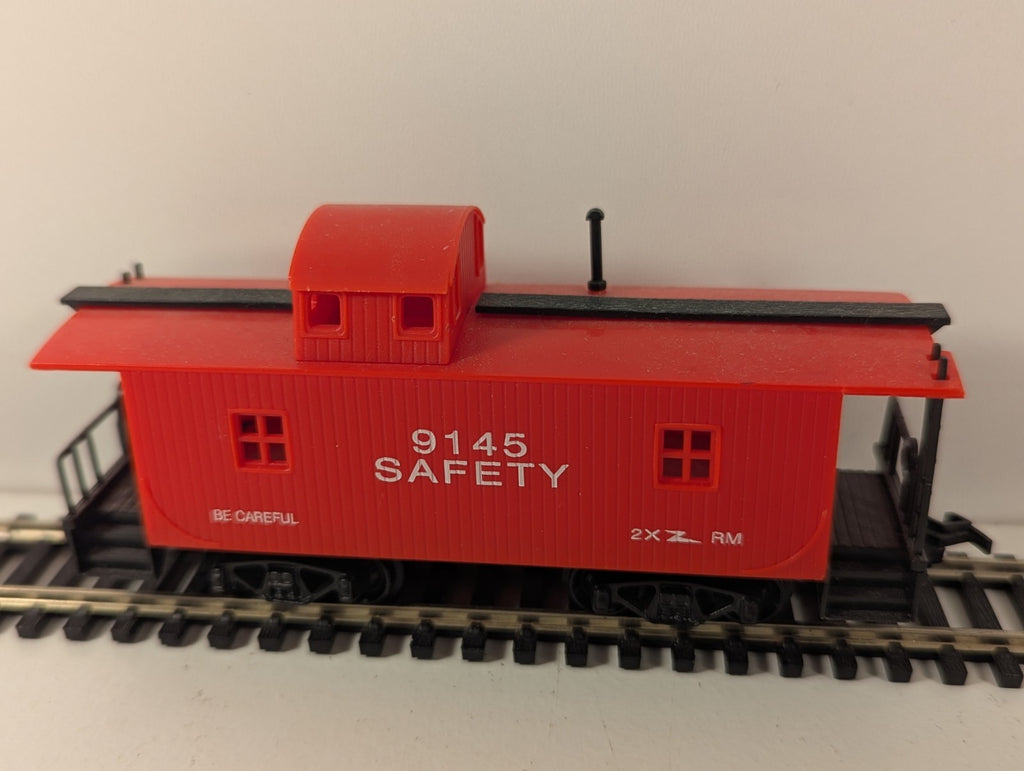 Model Power HO Scale Safety Caboose No.9145