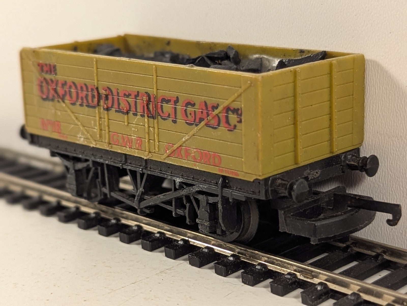 Lima OO Gauge 7 Plank Open Wagon 'The Oxford District Gas Co