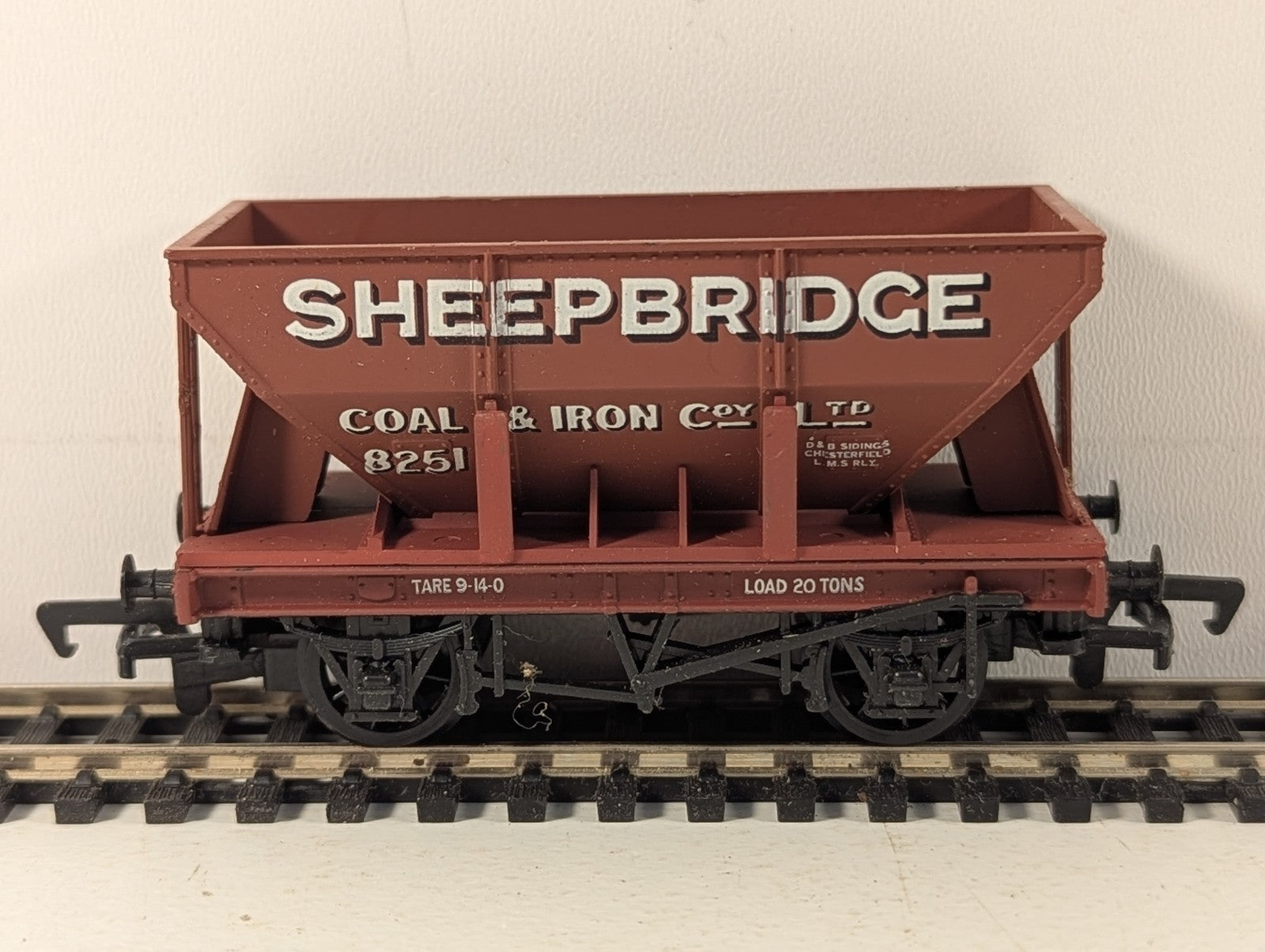 Mainline OO Gauge 20 Ton Steel Hopper Wagon Goods Wagon 8251