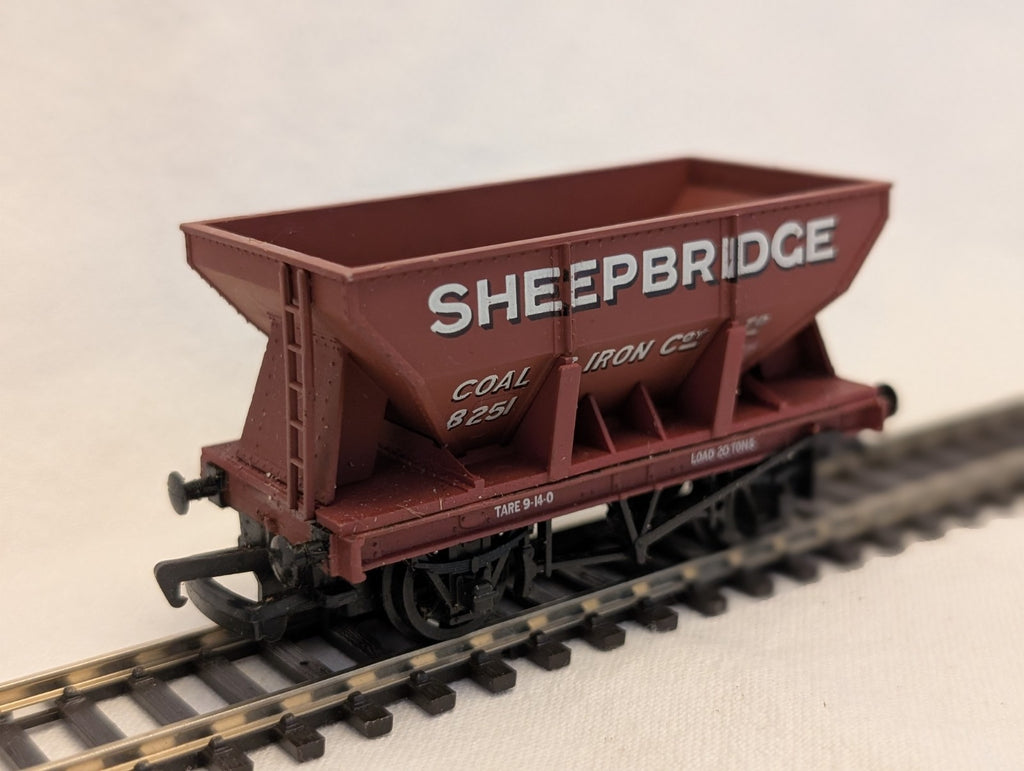 Mainline OO Gauge 20 Ton Hopper Wagon Sheepbridge Goods Wagon 8251