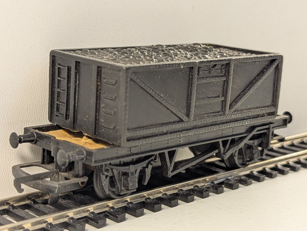 Tri-ang R577A OO Gauge 7-Plank Open Wagon