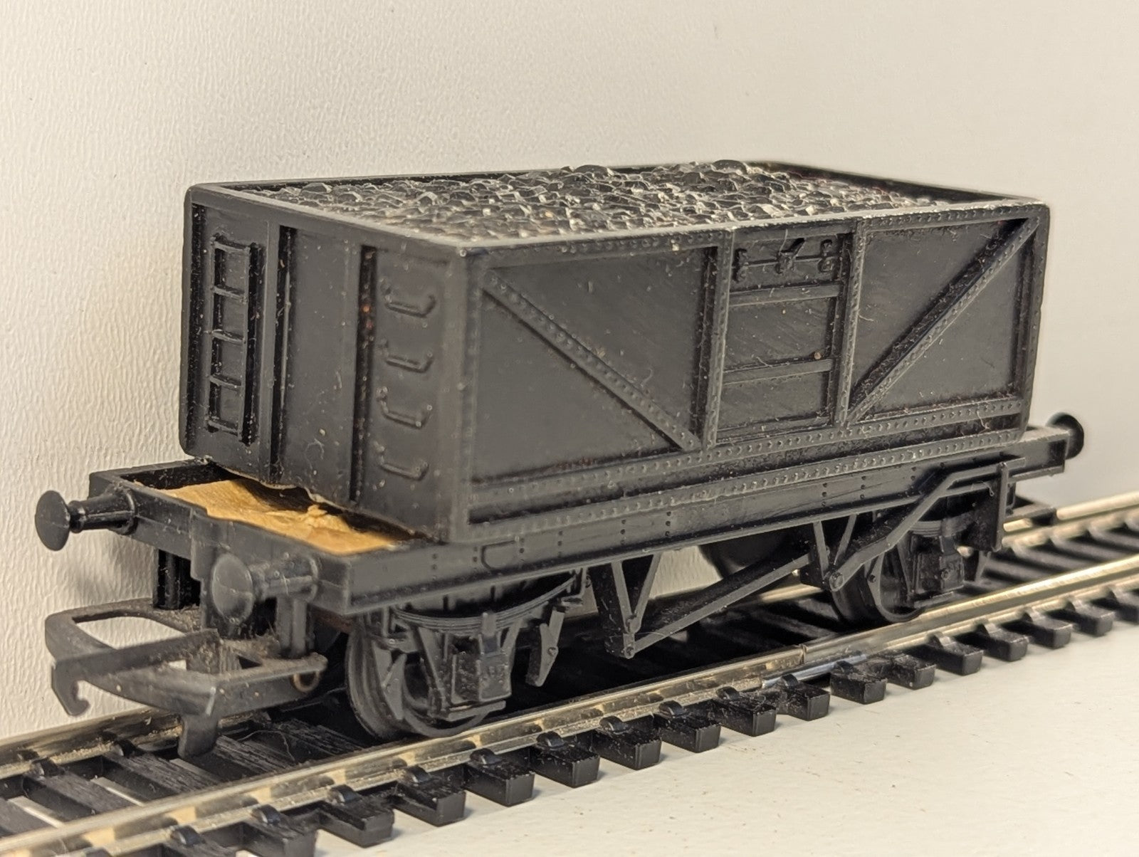 Tri-ang R577A OO Gauge 7-Plank Open Wagon