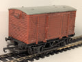 Trix 5001 BR Closed Vent Van Brown