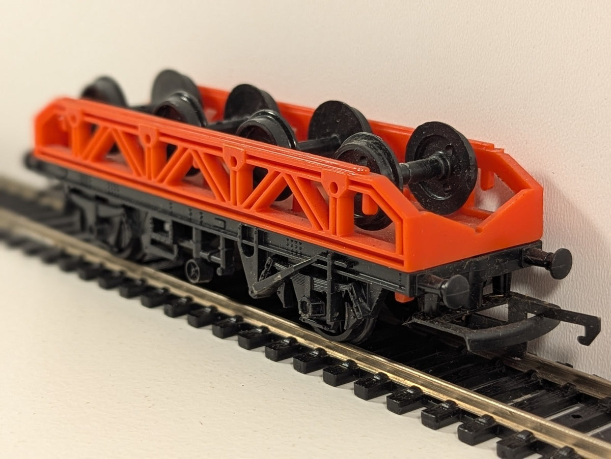 Hornby R131 OO Gauge Flat Wagon with Wheel Load