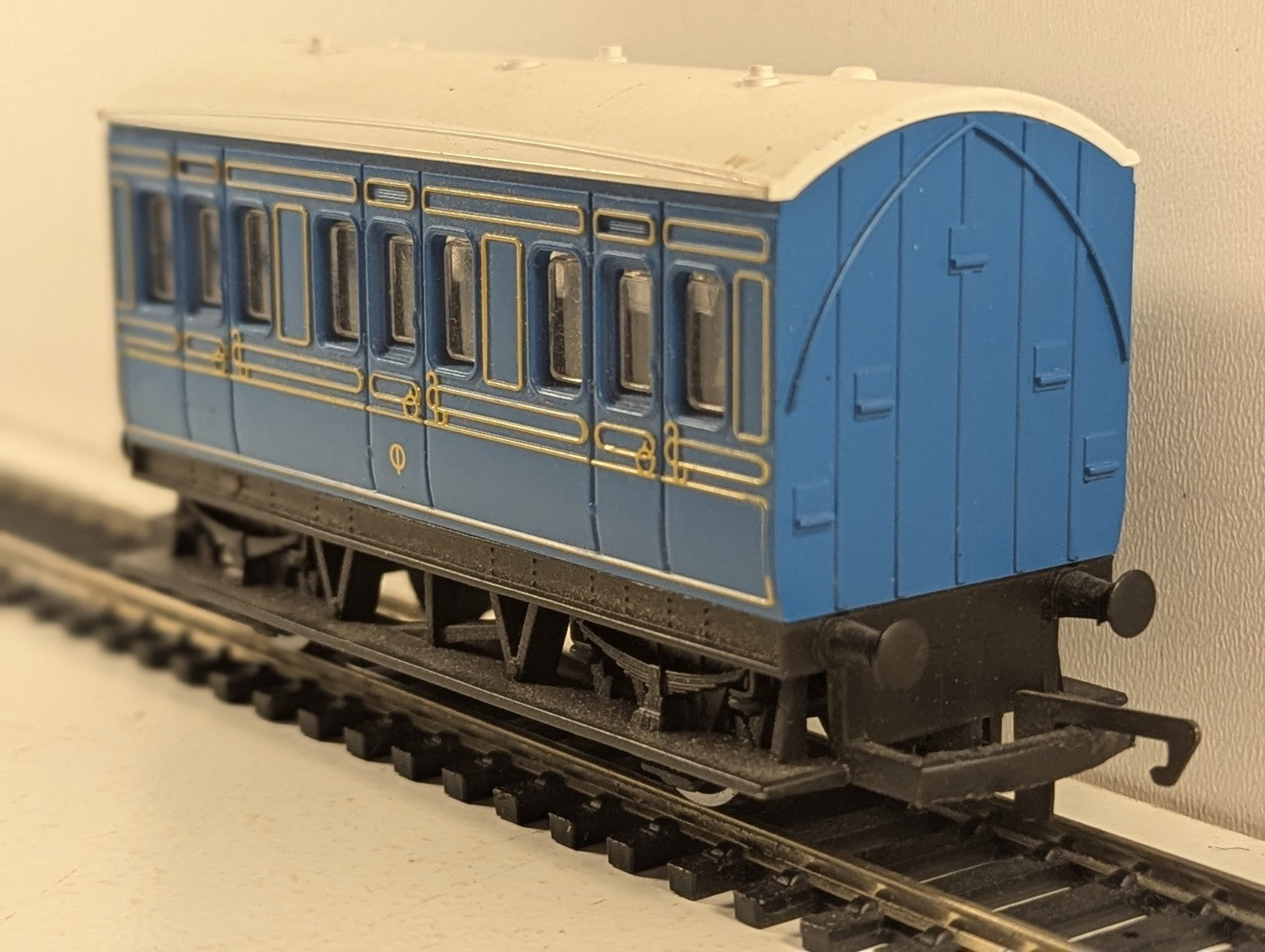 Hornby OO Gauge Caledonian Railway 4-Wheel Coach Caledonian Railway