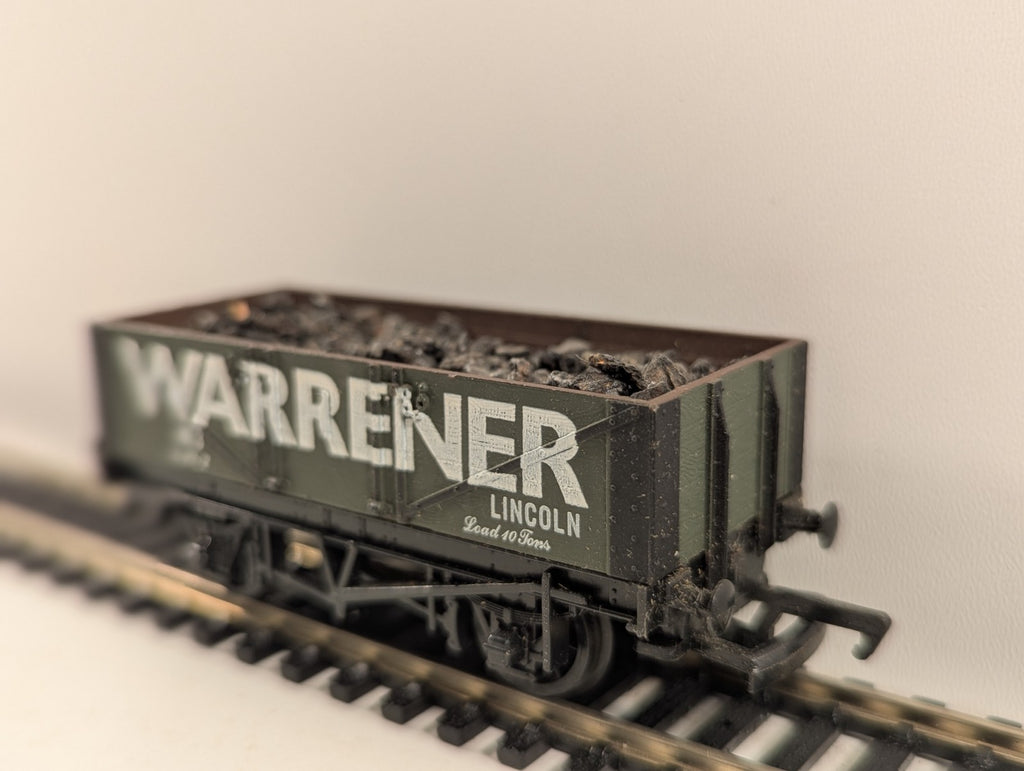 Mainline OO Gauge 37132 5 Plank Wagon Warrener Lincoln Green