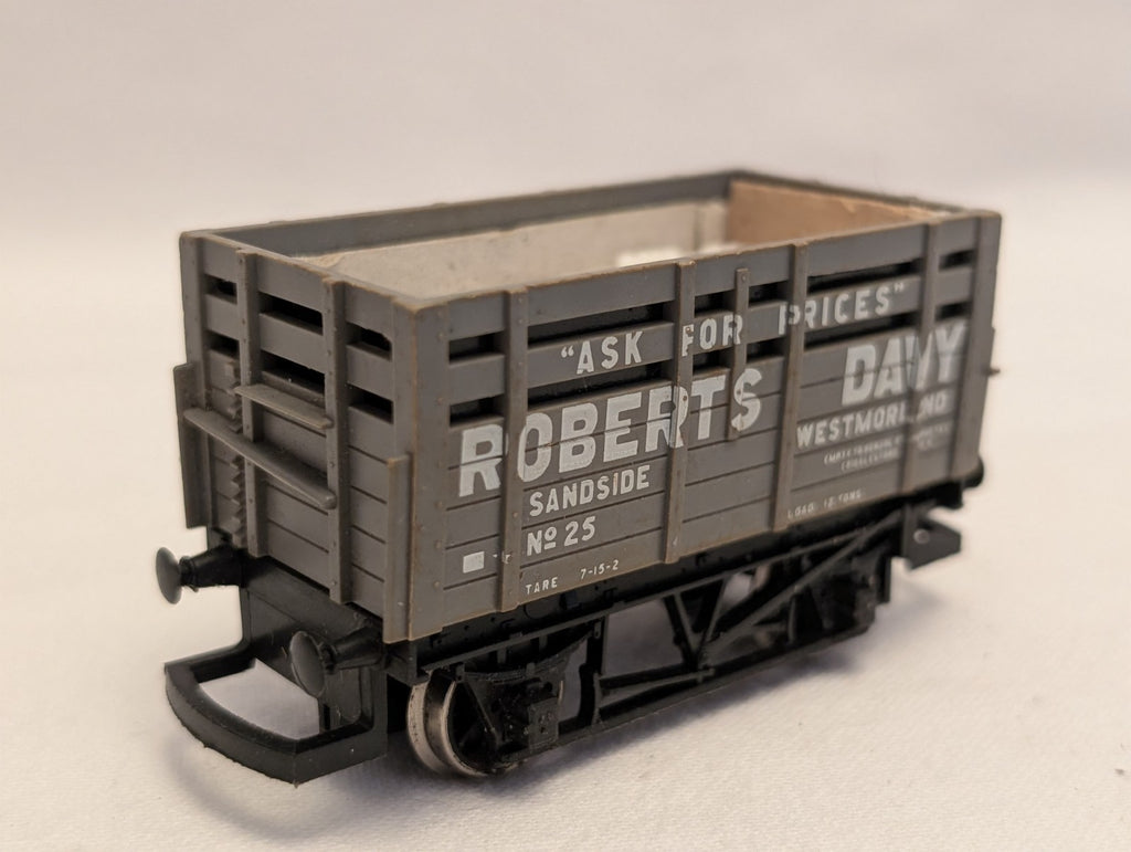 Hornby OO Gauge 7-Plank Coke Wagon Goods Wagon 25 Roberts Davy Grey