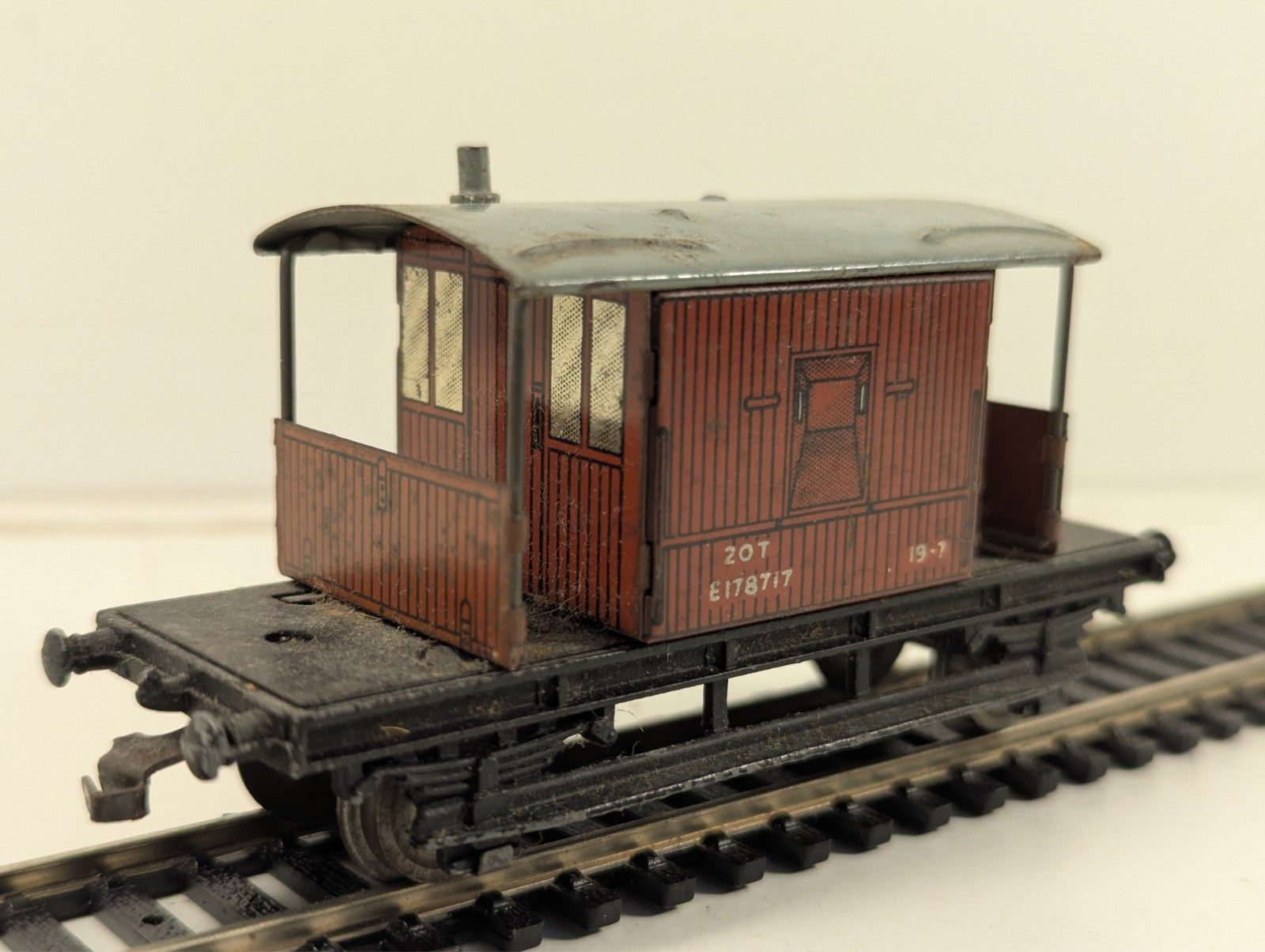 Hornby Dublo OO Gauge 20 Ton Brake Van