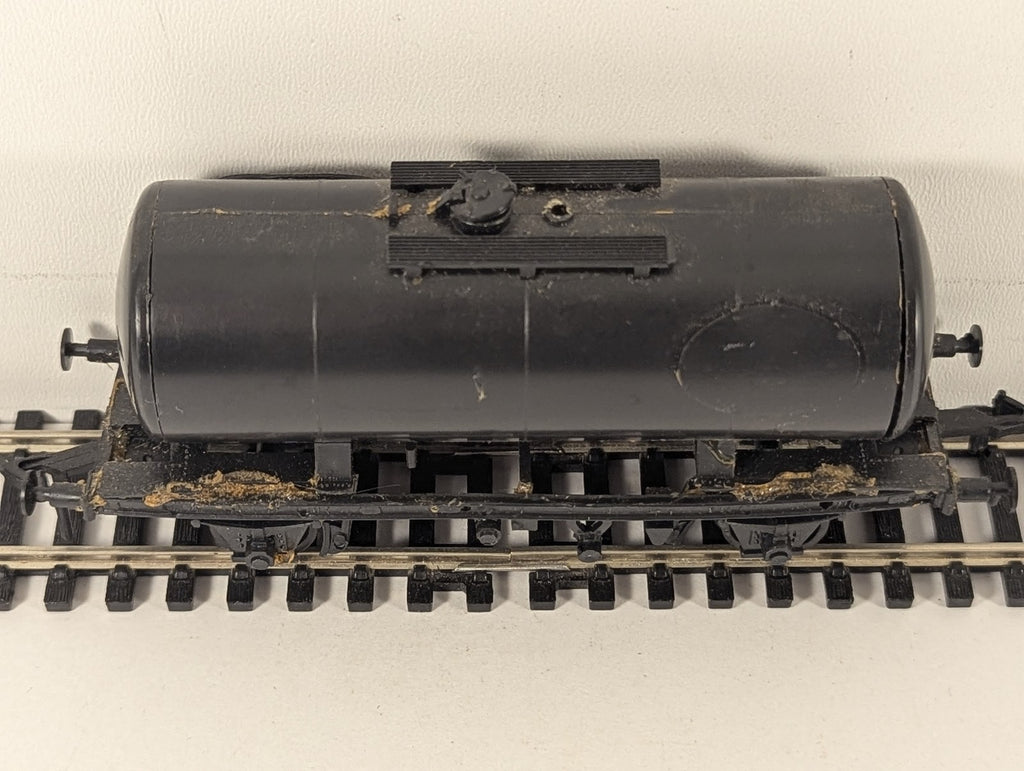 Hornby OO Gauge 4-Wheel Tank Wagon Goods Wagon Black