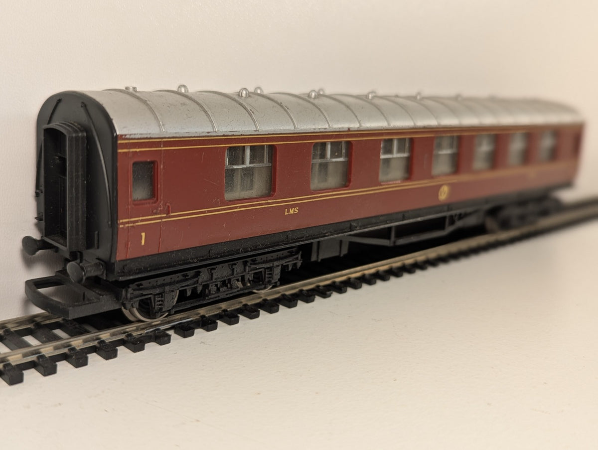 Hornby OO Gauge LMS 1st Class Composite Coach