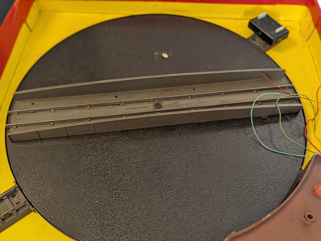 Tri-ang OO Gauge R.45 Turntable Set
