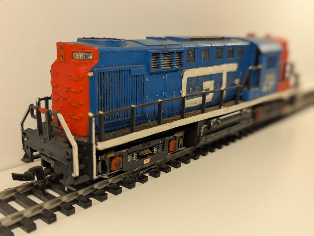 AHM – EMD GP9 Phase II Diesel Locomotive (Grand Trunk Western, Repainted)