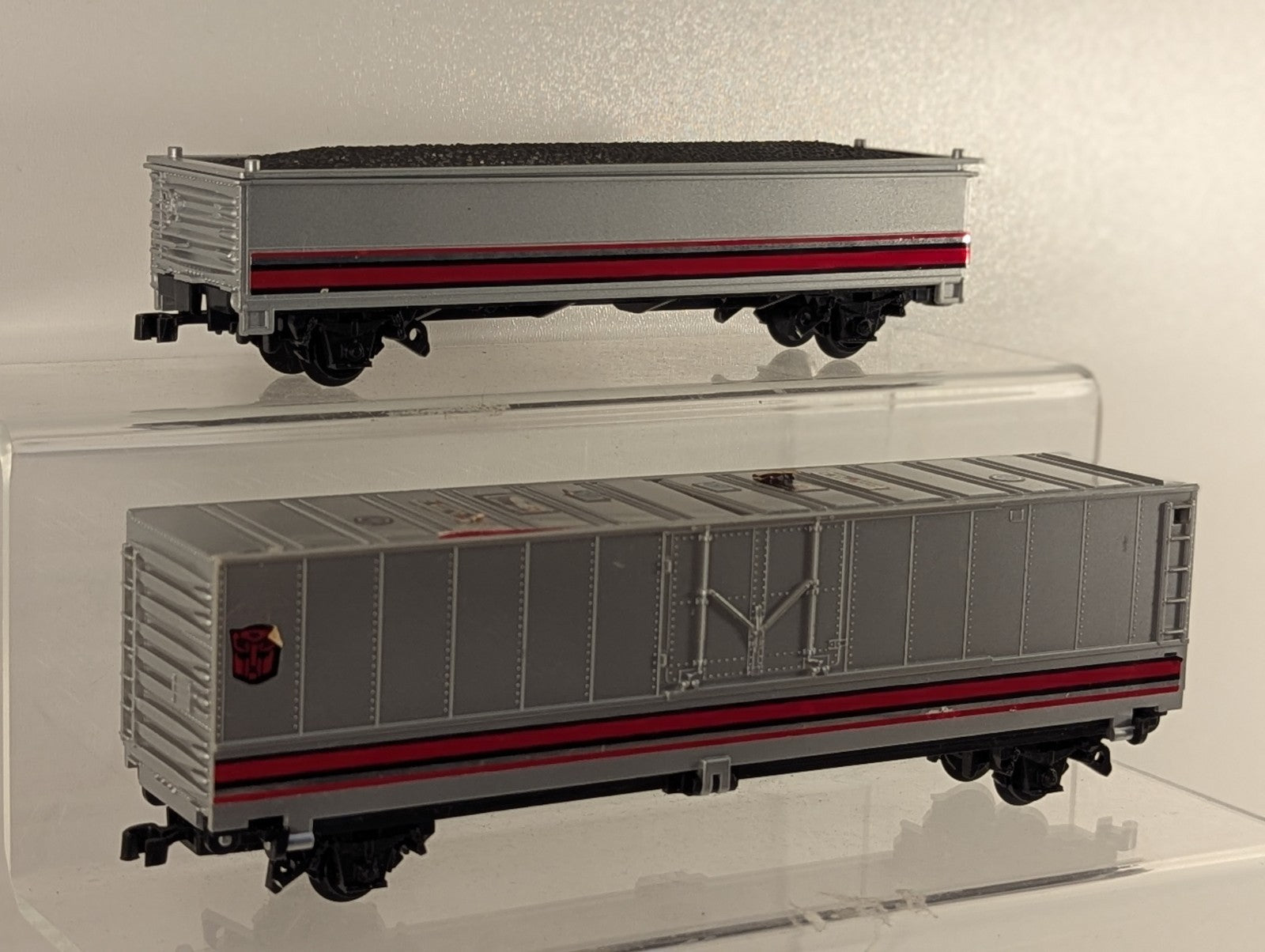 Tyco HO Gauge Transformers Autobot Train Cars (Tender, Boxcar & Caboose)