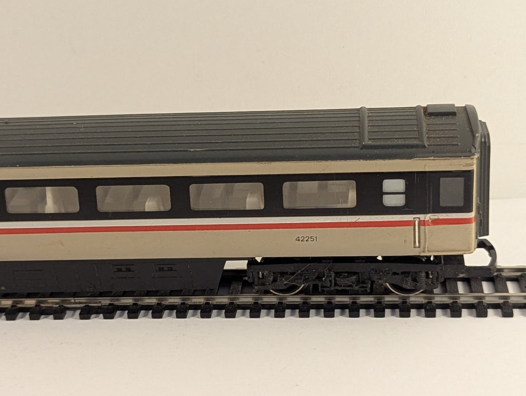 Hornby OO Gauge BR Mk3 Tourist Second Open (TSO) Coach Passenger Coach 42251