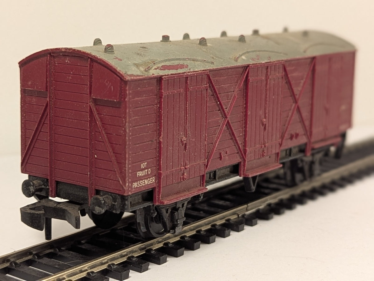 Hornby Dublo OO Gauge Passenger Fruit Van