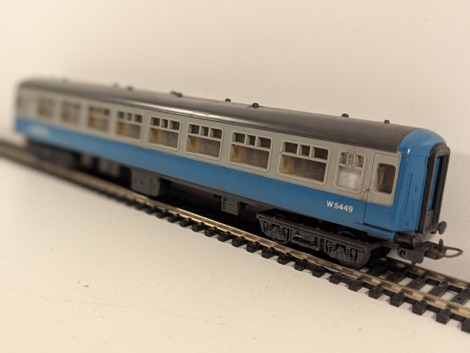 Lima HO Gauge BR Mk2 InterCity Coach Blue & Grey