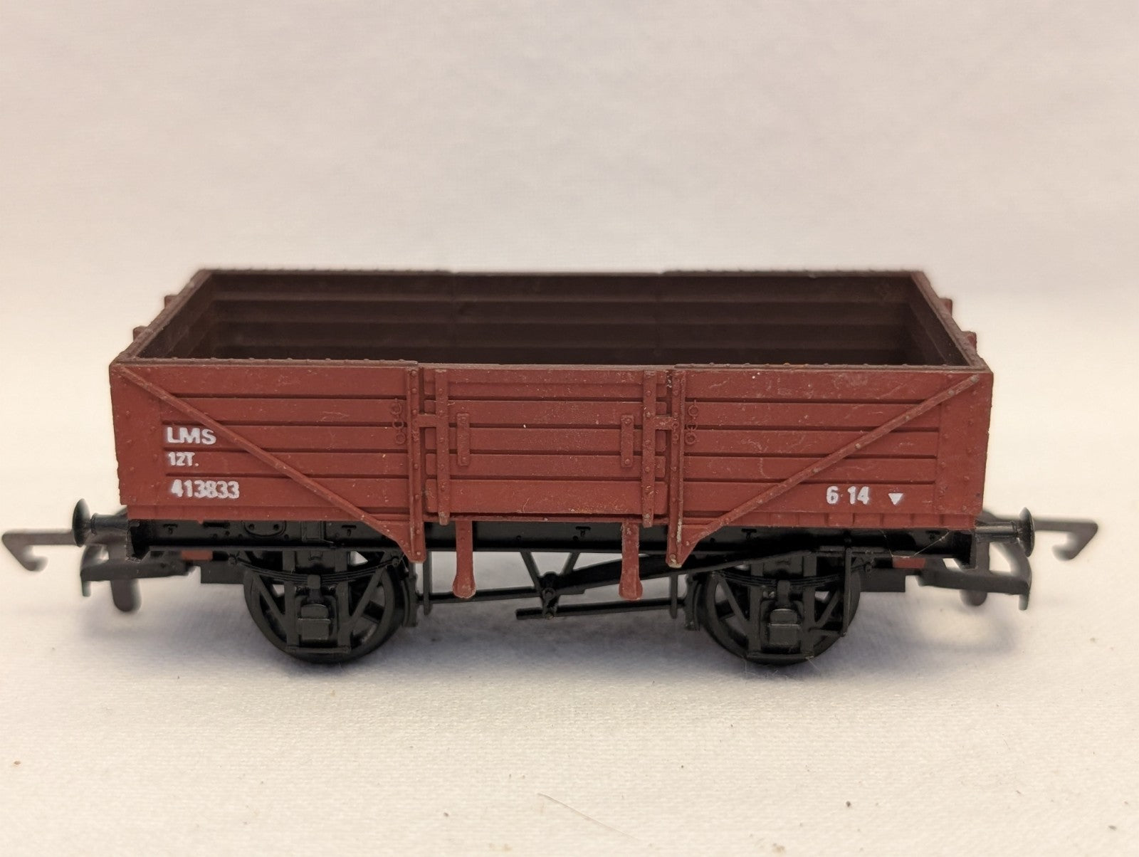 Dapol OO Gauge LMS 12T 5-Plank Open Wagon Goods Wagon 413833 LMS Brown