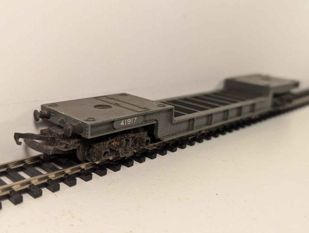 Tri-ang R118 Bogie Well Wagon Goods Wagon 41917 Grey