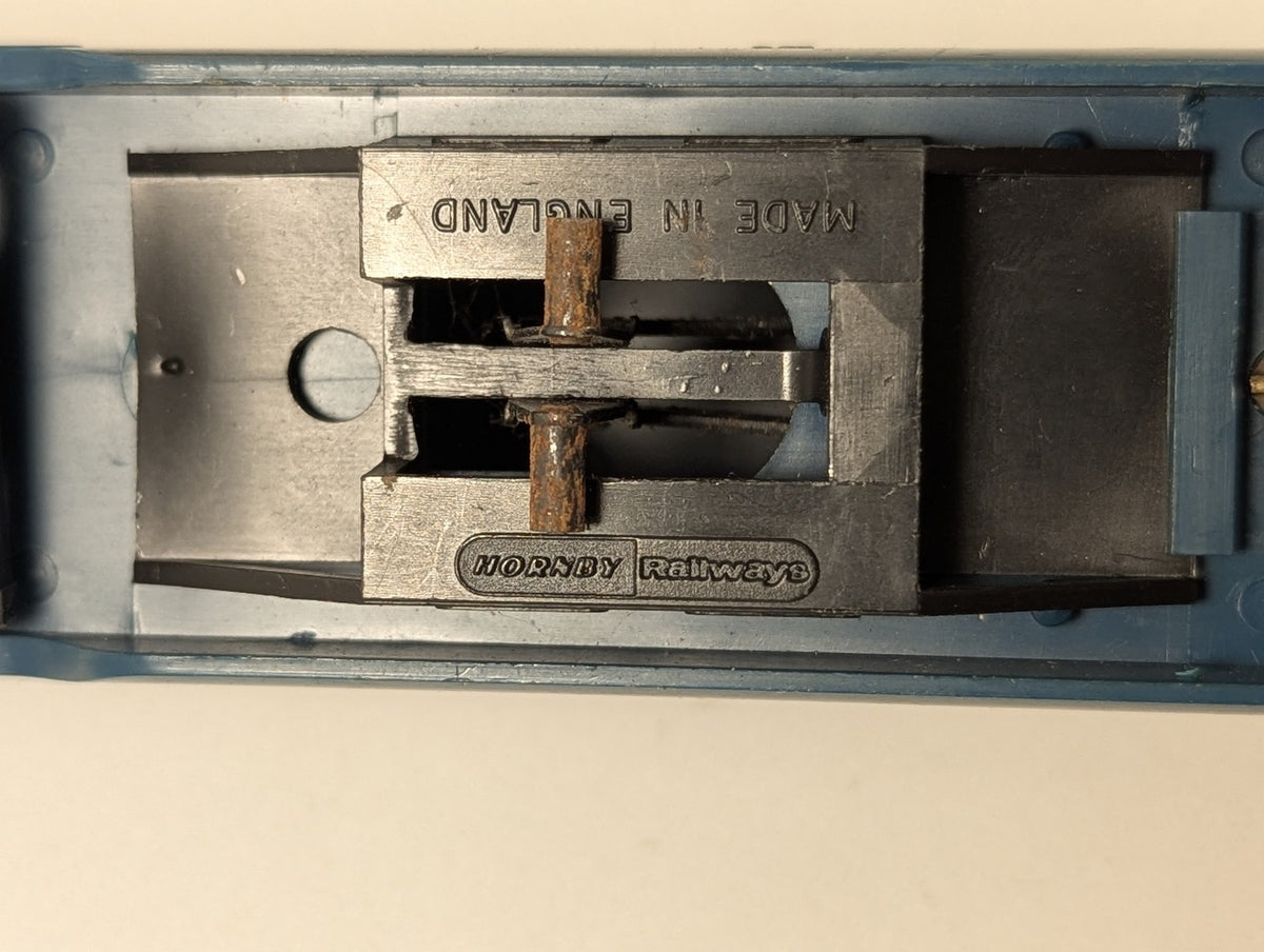Hornby OO Gauge Operating Royal Mail Coach Passenger Coach M 30224