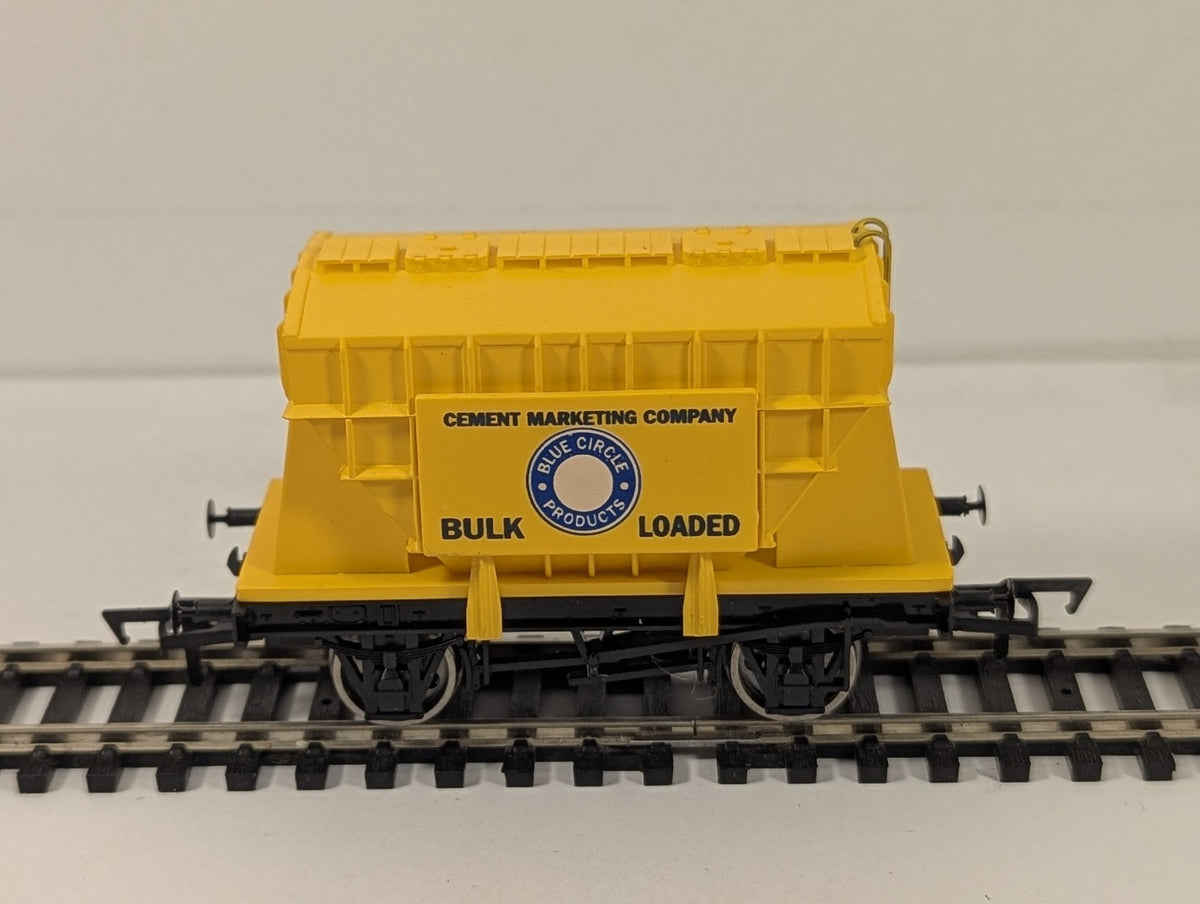 Dapol OO Gauge Presflo Cement Wagon Goods Wagon Blue Circle Yellow B683