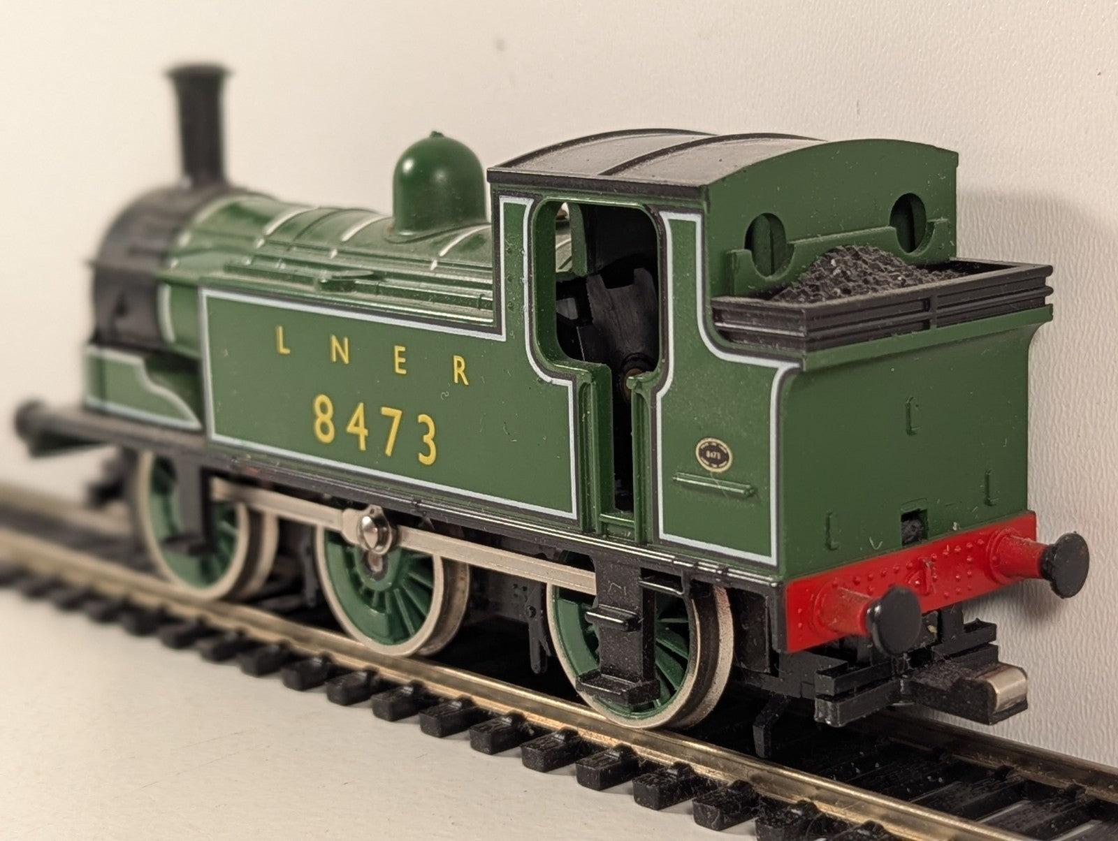Hornby R316 LNER Class J83 0-6-0 Tank Locomotive OO Gauge - Wrong Couplings