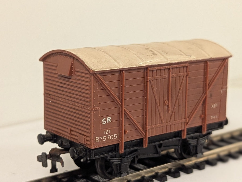 Hornby Dublo 12 Ton Ventilated Van OO Gauge