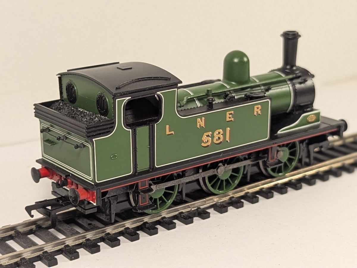 Bachmann Branchline 30-060b Class J72 0-6-0T 581 in LNER green - Limited Edition