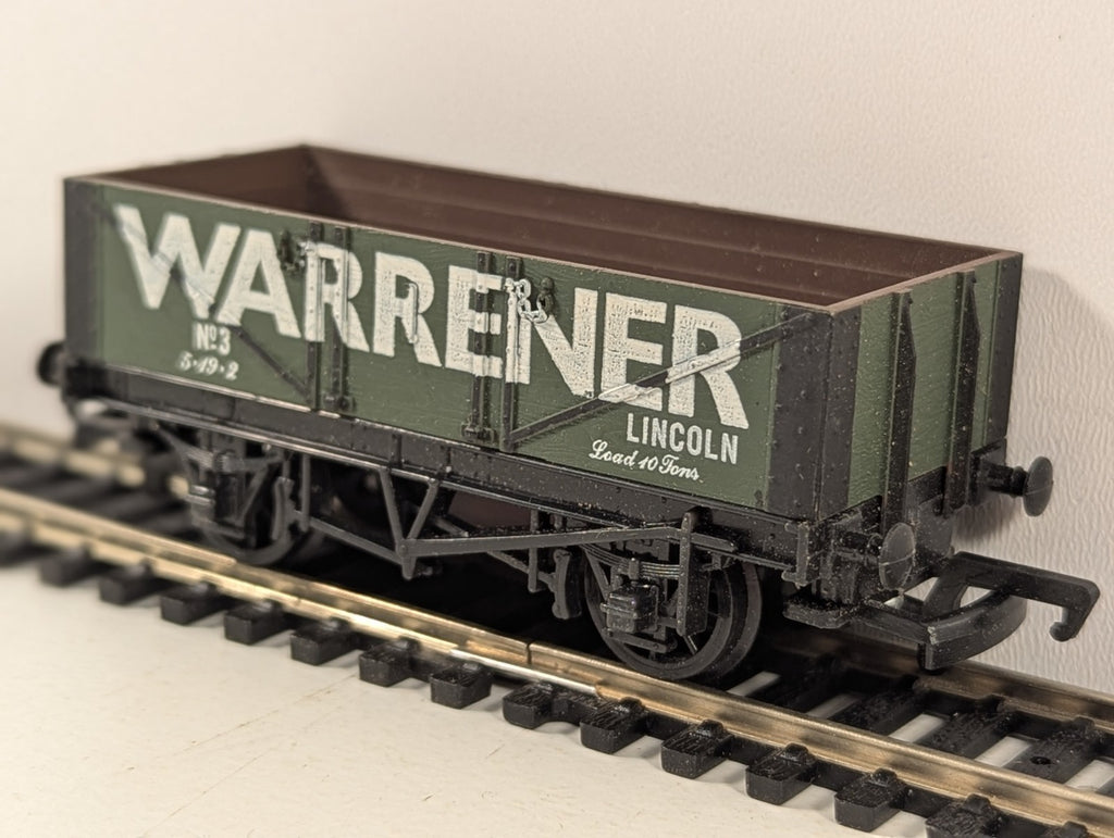 Mainline Railways 37-136 OO Gauge Green United Molasses Tank Wagon Boxed