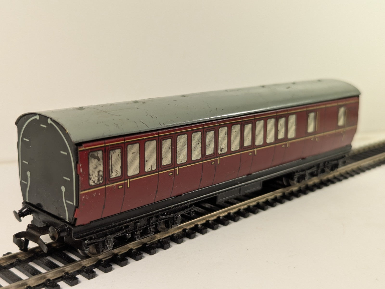 Hornby Dublo OO Gauge BR Maroon Suburban Brake Coach