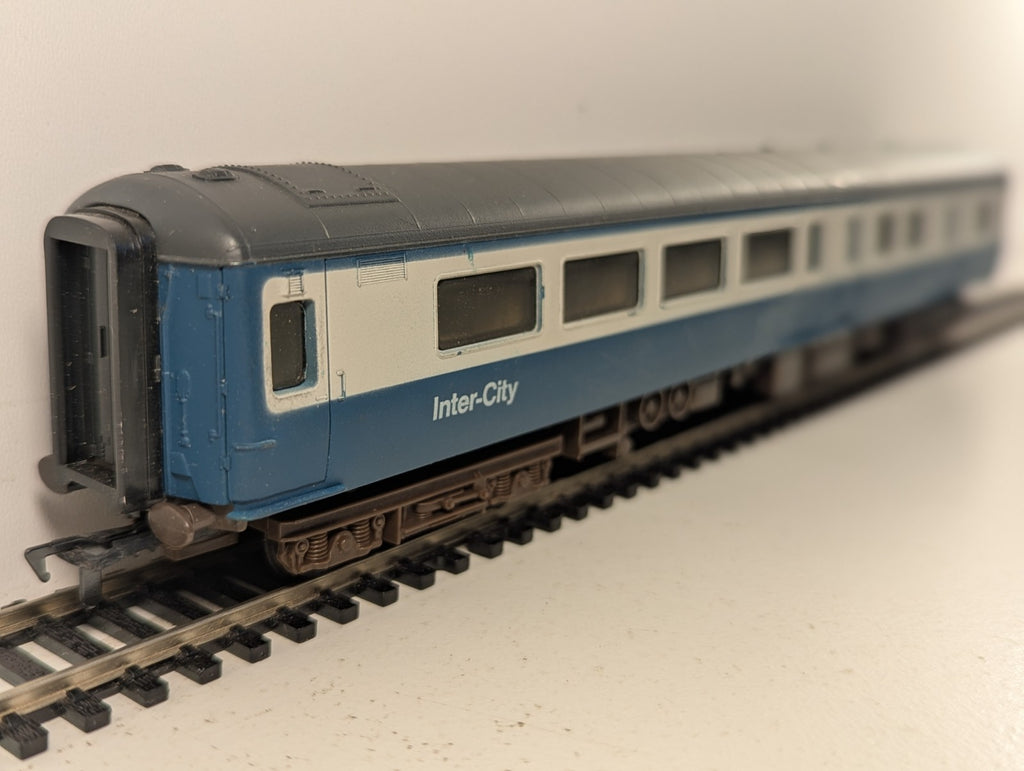 Airfix BR Mk2D Brake Second Open Coach OO Gauge