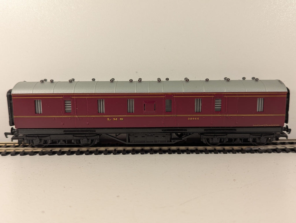Mainline 37118 LMS 50ft Parcels Van OO Gauge - Boxed