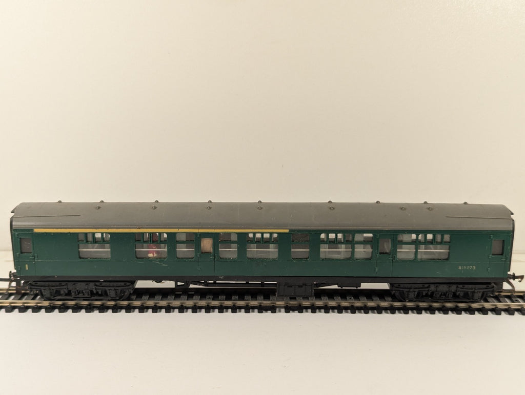 Tri-ang Railways R220 OO Gauge BR Southern Green Brake 2nd Coach
