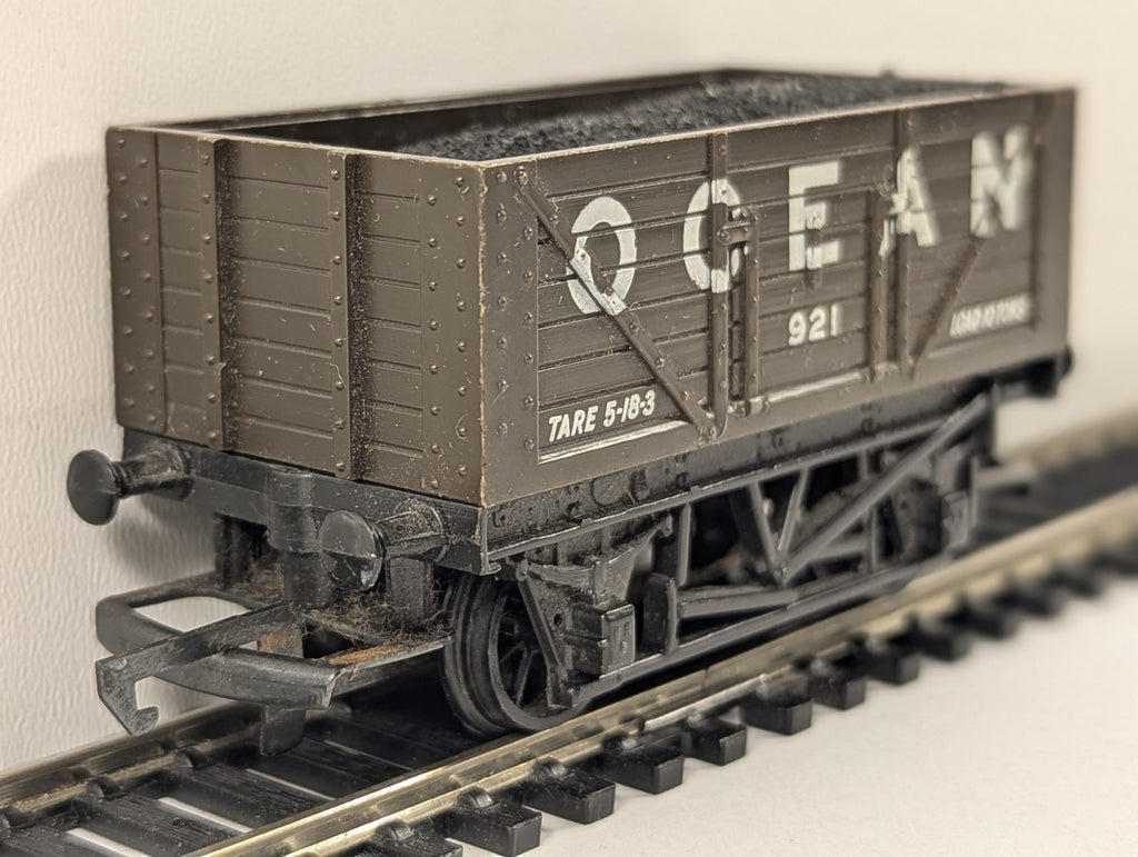 Hornby OO Gauge 7 Plank Open Wagon 'Ocean' Goods Wagon 921 Ocean Brown R.010