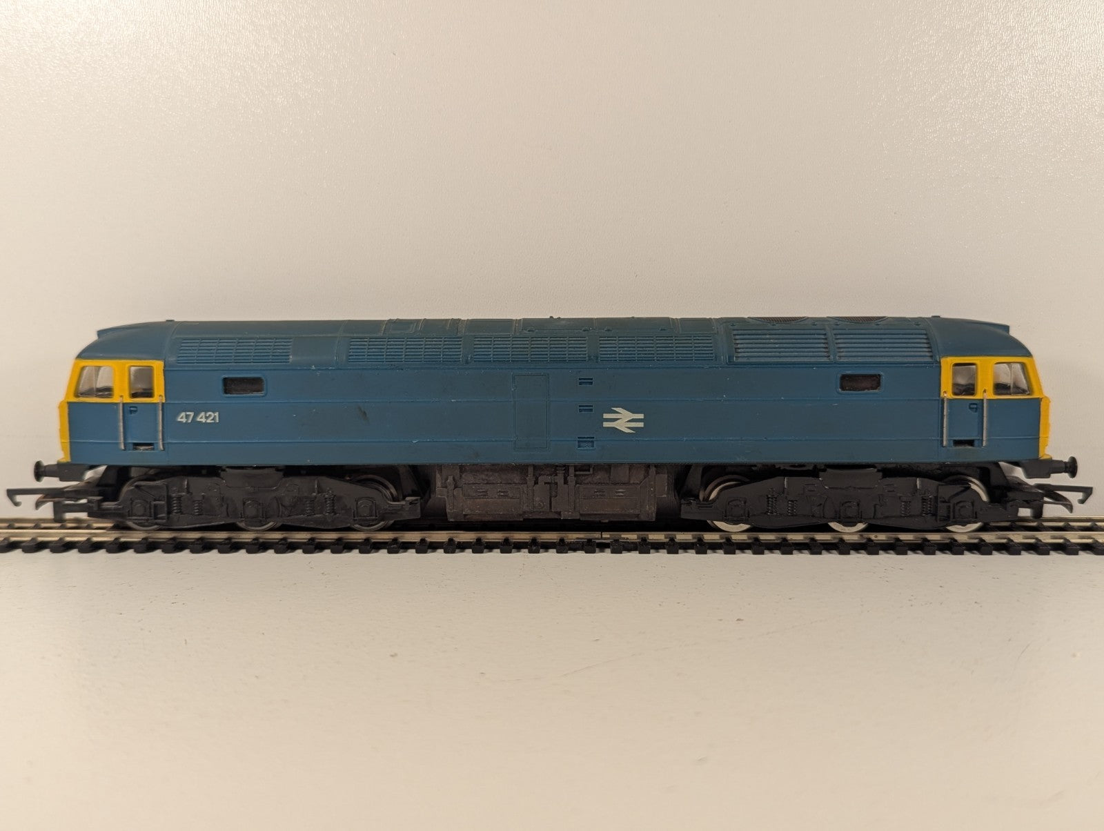 Hornby R075 BR Class 47 Diesel Locomotive BR Blue