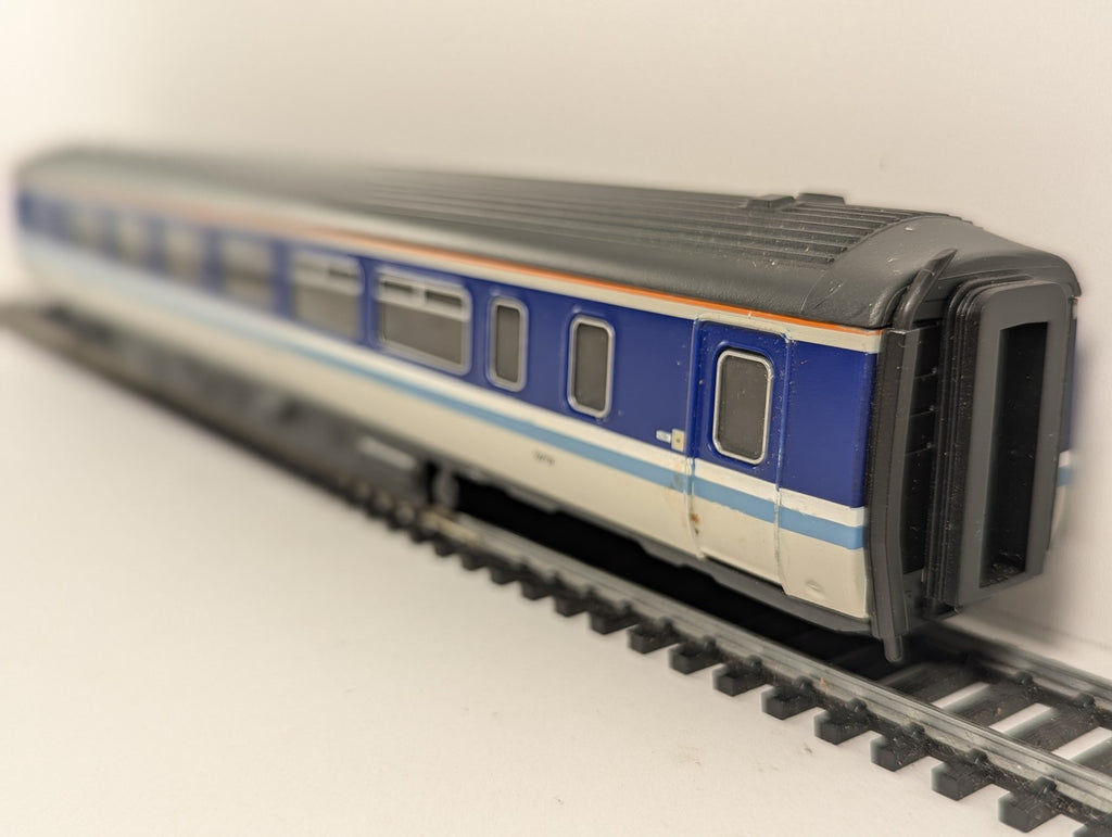 Hornby OO Gauge Class 156 Super Sprinter DMU Coach 52401