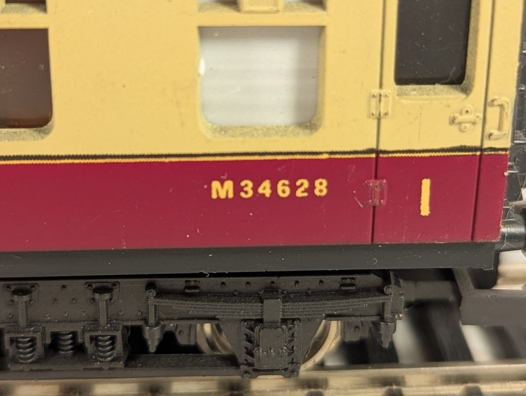 Lima OO Gauge LMS Stanier Corridor First Passenger Coach M34628