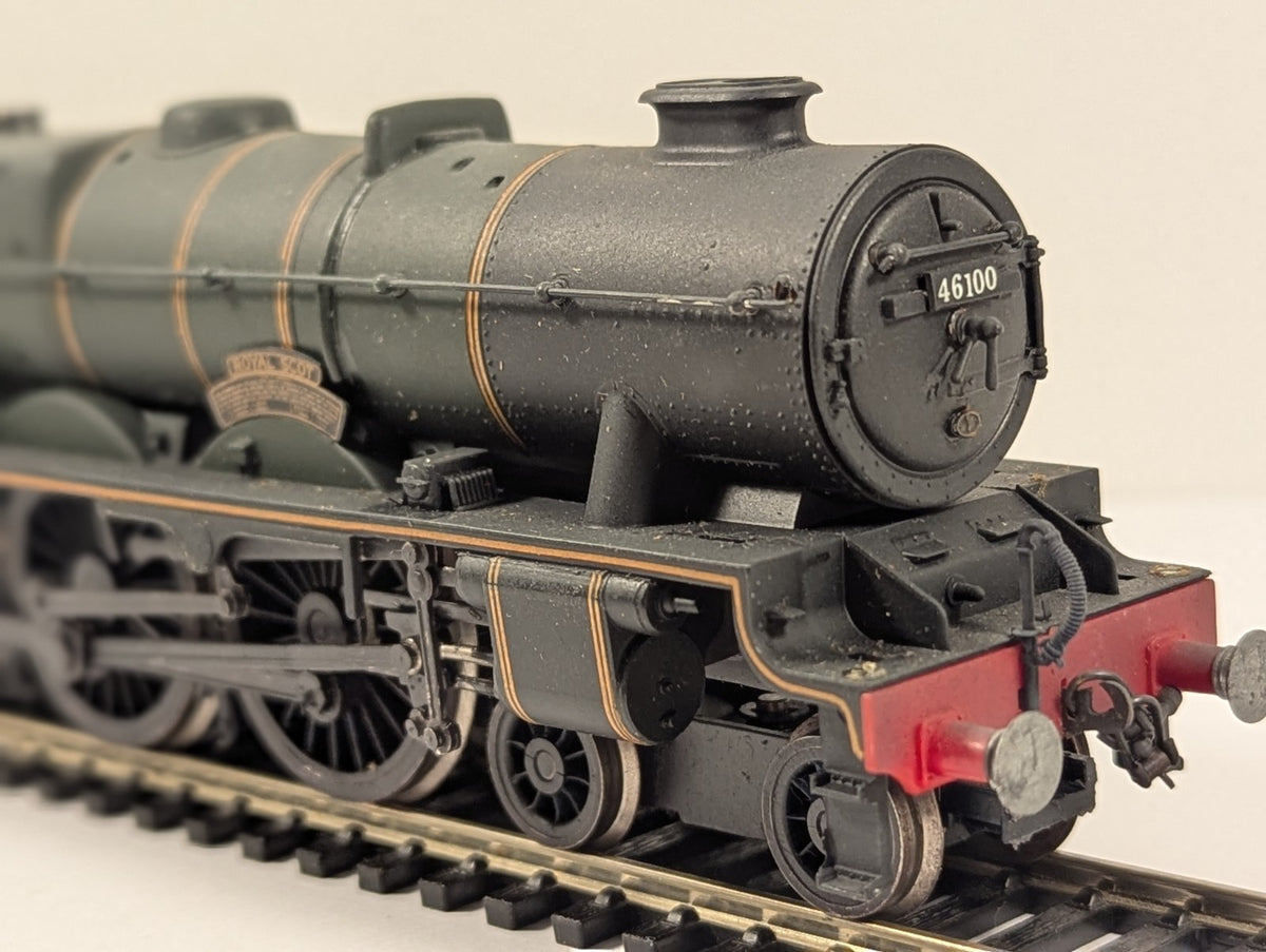 Airfix OO Gauge Royal Scot 4-6-0 Steam Locomotive – Weathered
