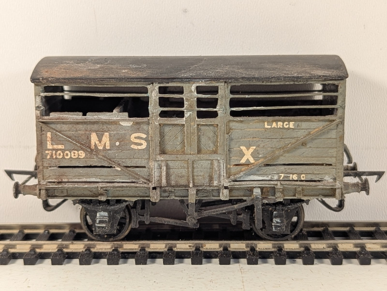 Kit Built OO Gauge LMS Large Cattle Van Cattle Wagon 710043 LMS Grey