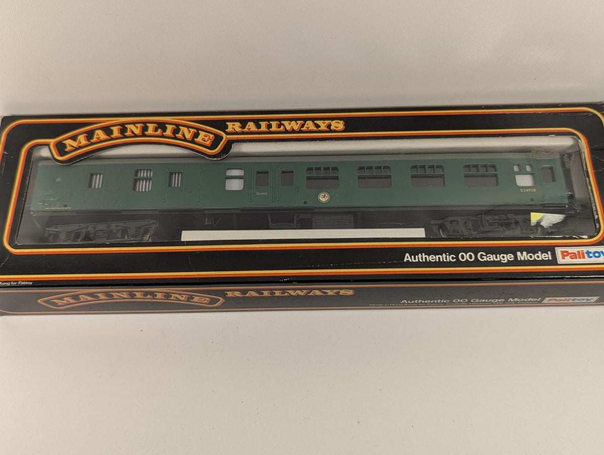Mainline OO Gauge Mark 1 Type Coach BSK Passenger Coach S34938