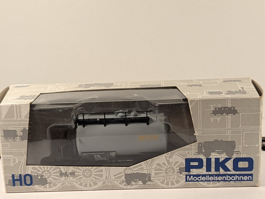 Piko HO Gauge ÖBB Metzger Tank Wagon 23 81 718 1 022-5 ÖBB Grey Metzger