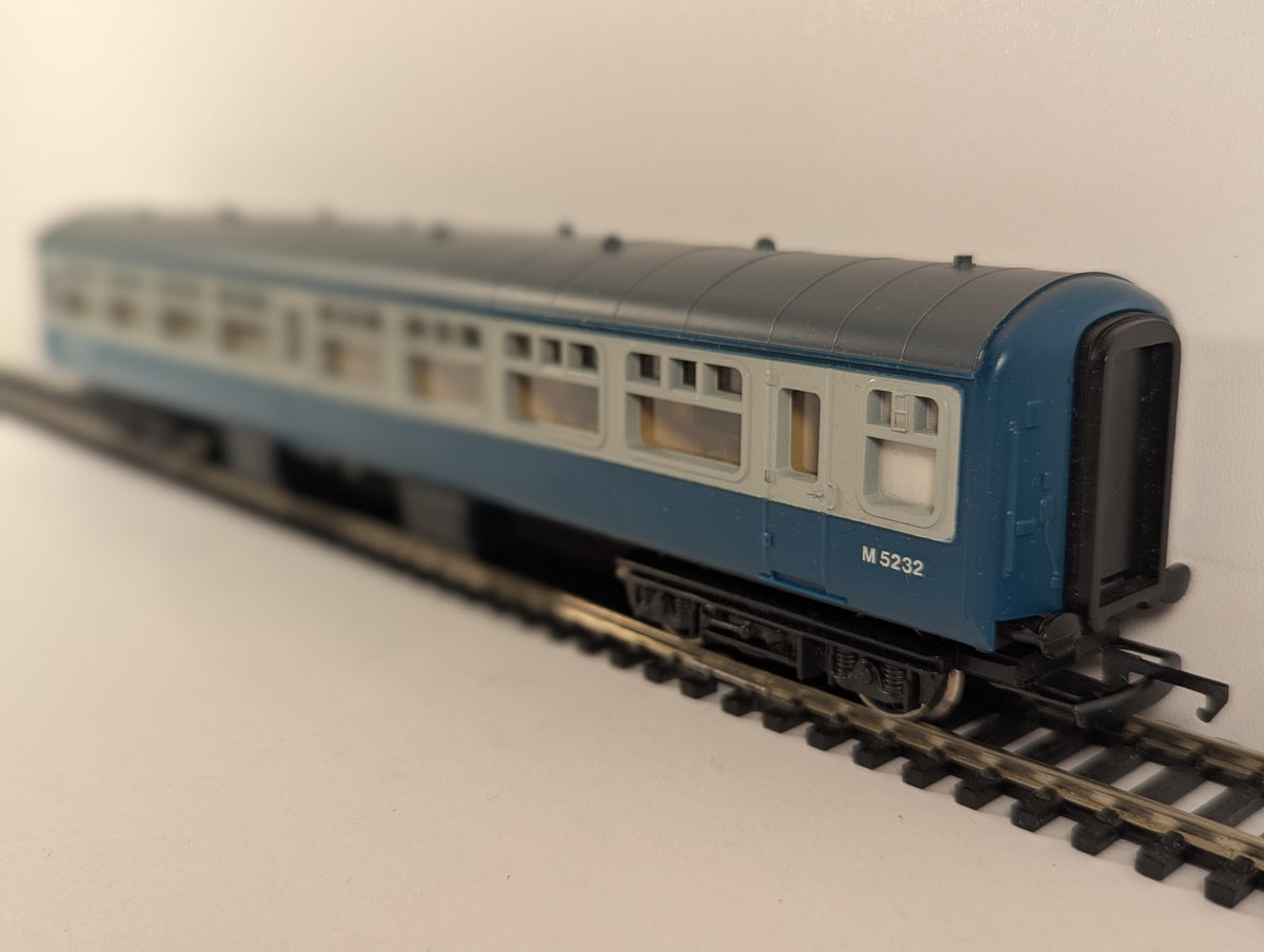 Hornby OO Gauge BR Mk1 TSO Tourist Second Open Coach Passenger Coach M 5232